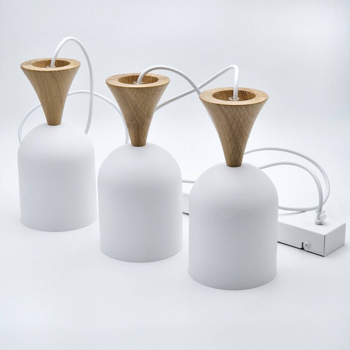 Lamkur Hängeleuchte weiß Eiche Stahl Holz B/H/L: ca. 15,5x92x45 cm E27 3 Brennstellen