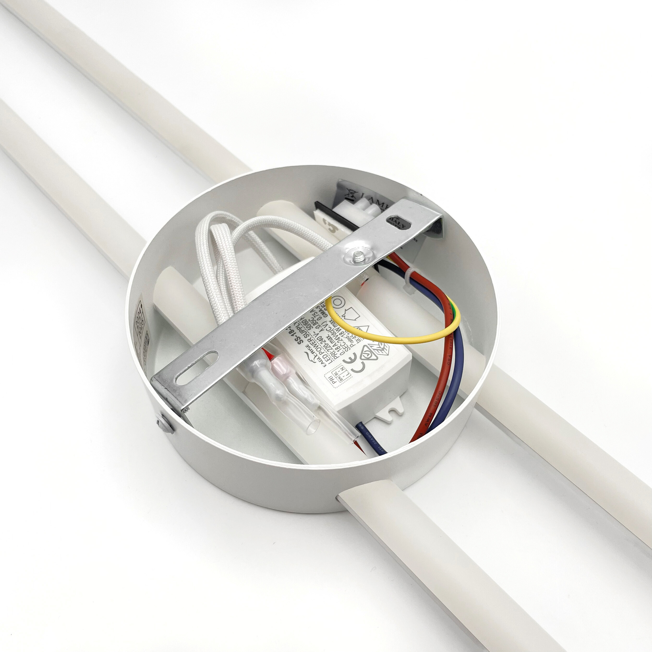 Lamkur LED-Wandleuchte weiß PVC Holz B/H/L: ca. 12x80x12 cm