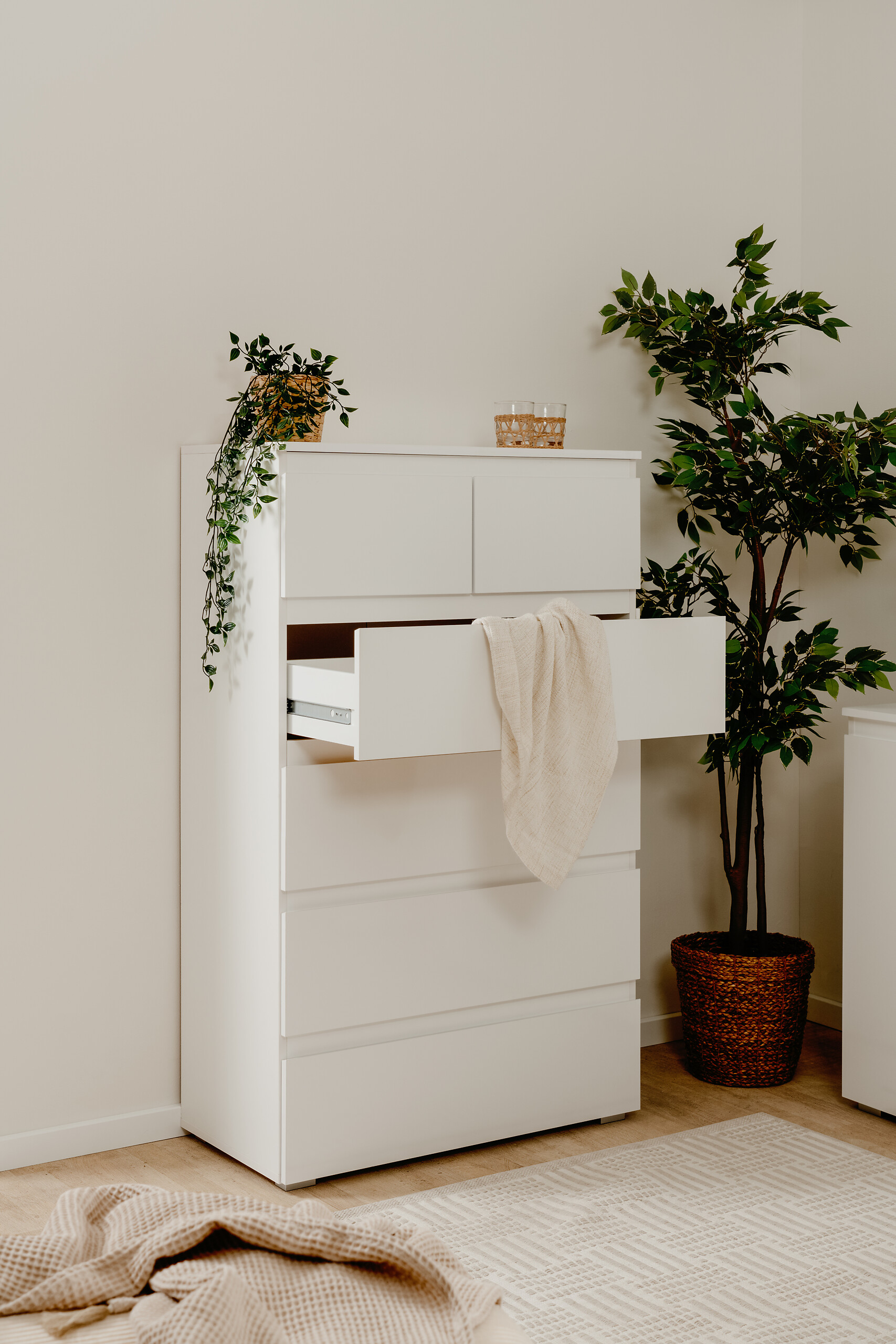 Schubkastenkommode Capetown weiß glänzend weiß B/H/T: ca. 80x132x40 cm