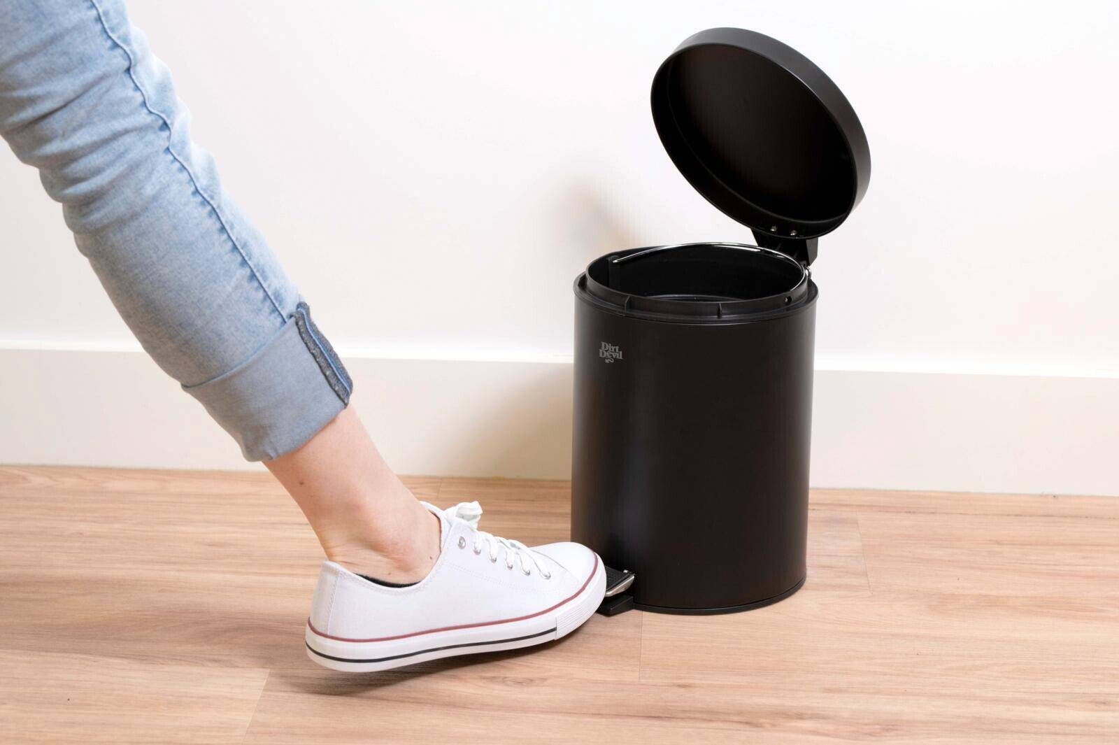 Dirt Devil Treteimer schwarz Edelstahl H/D: ca. 28x20,5 cm