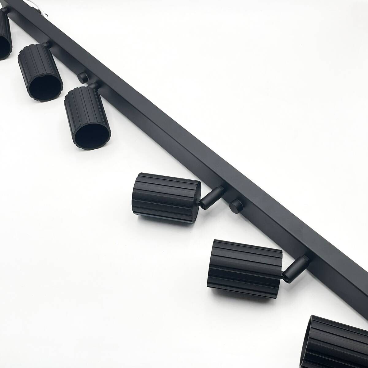 Lamkur Strahler Prisma schwarz Stahl B/H/L: ca. 6,5x16,5x117 cm 6 Brennstellen