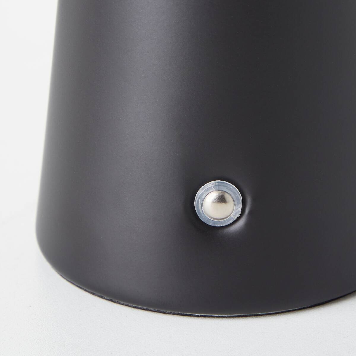 Brilliant Akku-LED-Tischleuchte Muffin schwarz Metall B/H/L: ca. 15x18,5x15 cm
