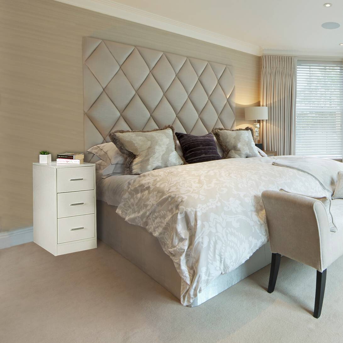 Nachtkonsole weiß B/H/T: ca. 35x68x38 cm