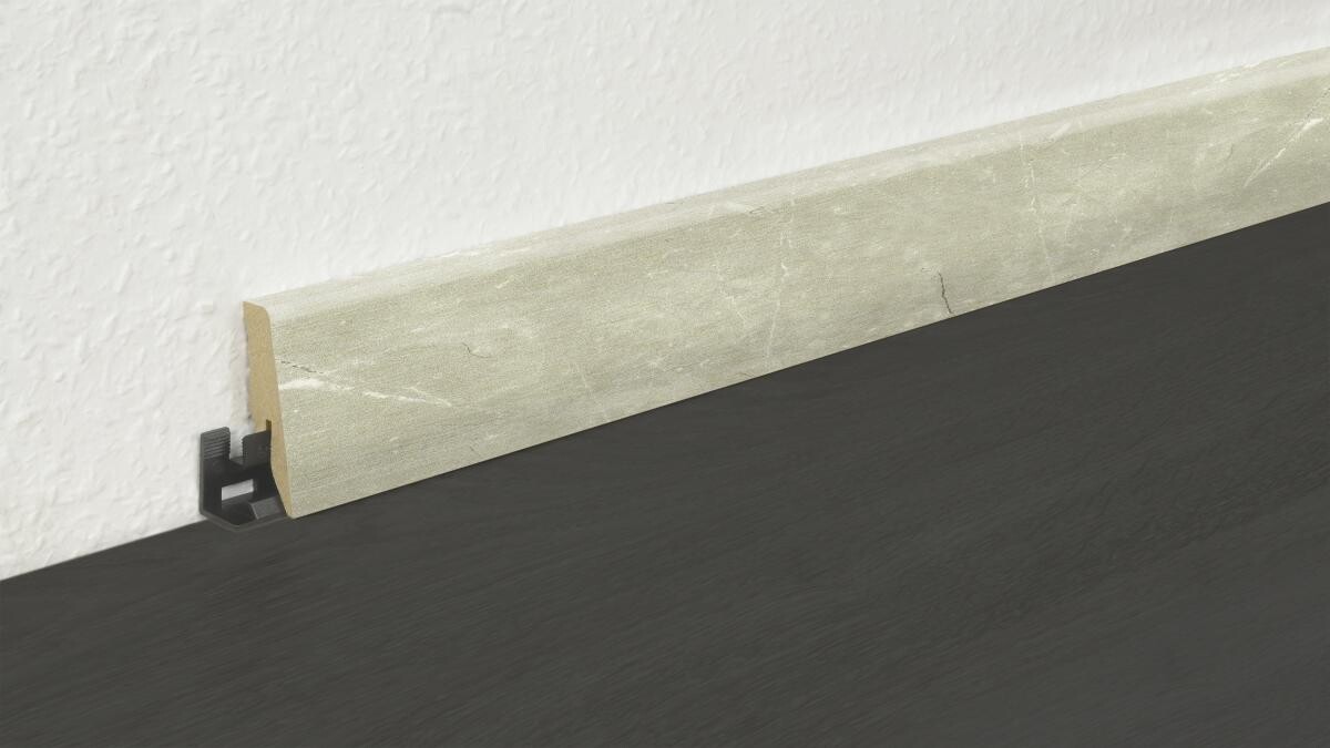 Sockelleiste L/B/H: ca. 250x1,8x5,8 cm pro Stück