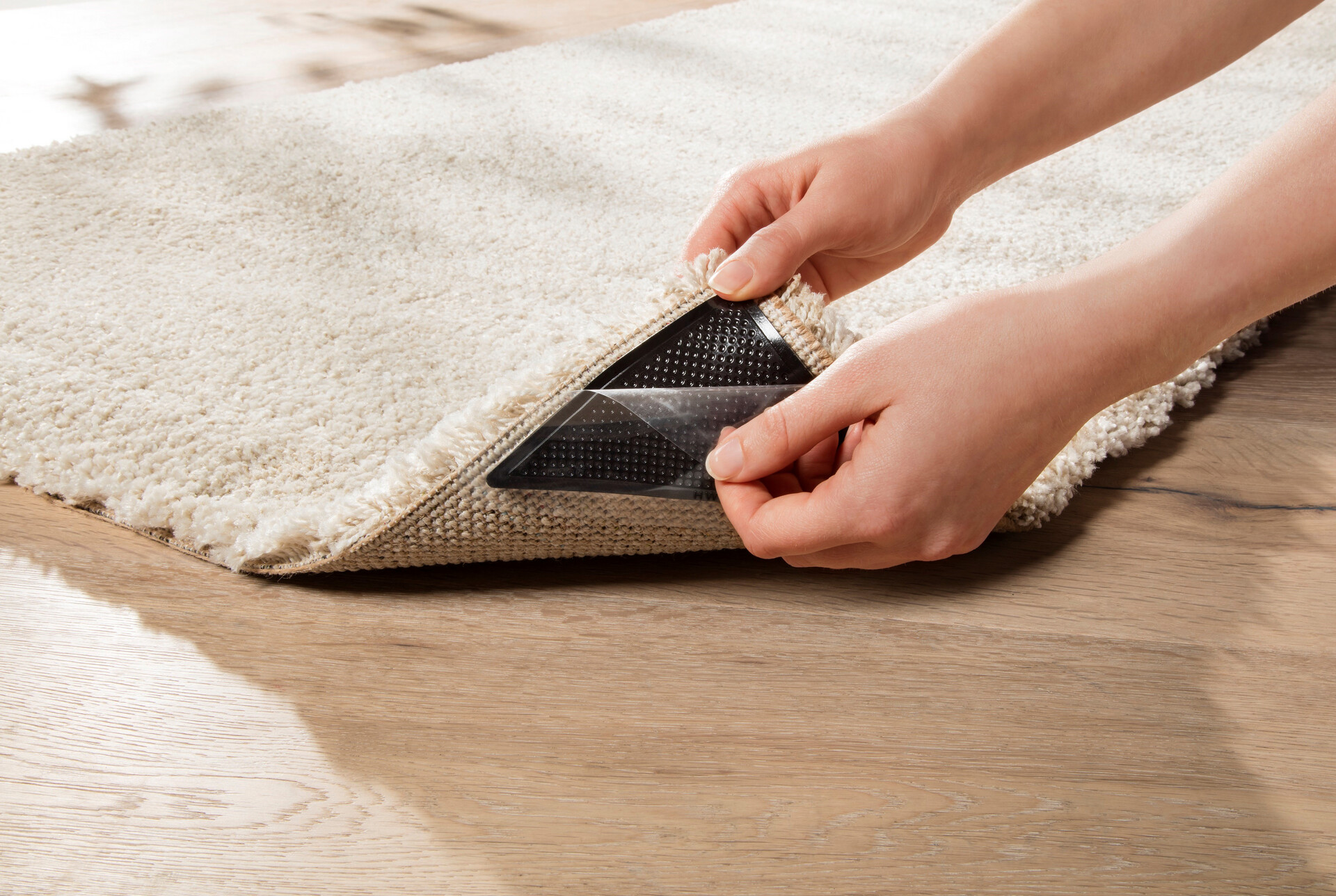 Teppichklebeecke schwarz B/L: ca. 15x7,5 cm