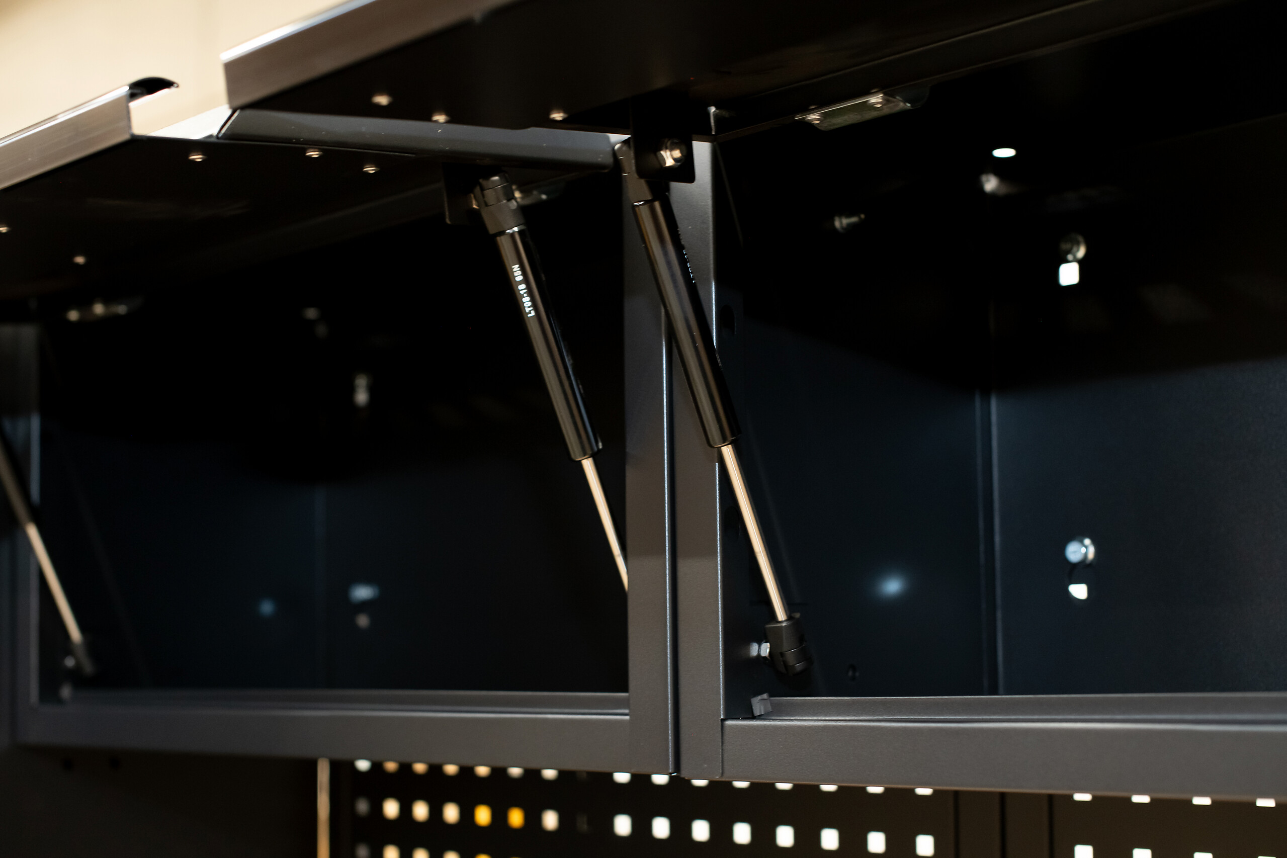 Werkzeugschrank EOS Blackline schwarz B/H/L: ca. 228x200x61 cm