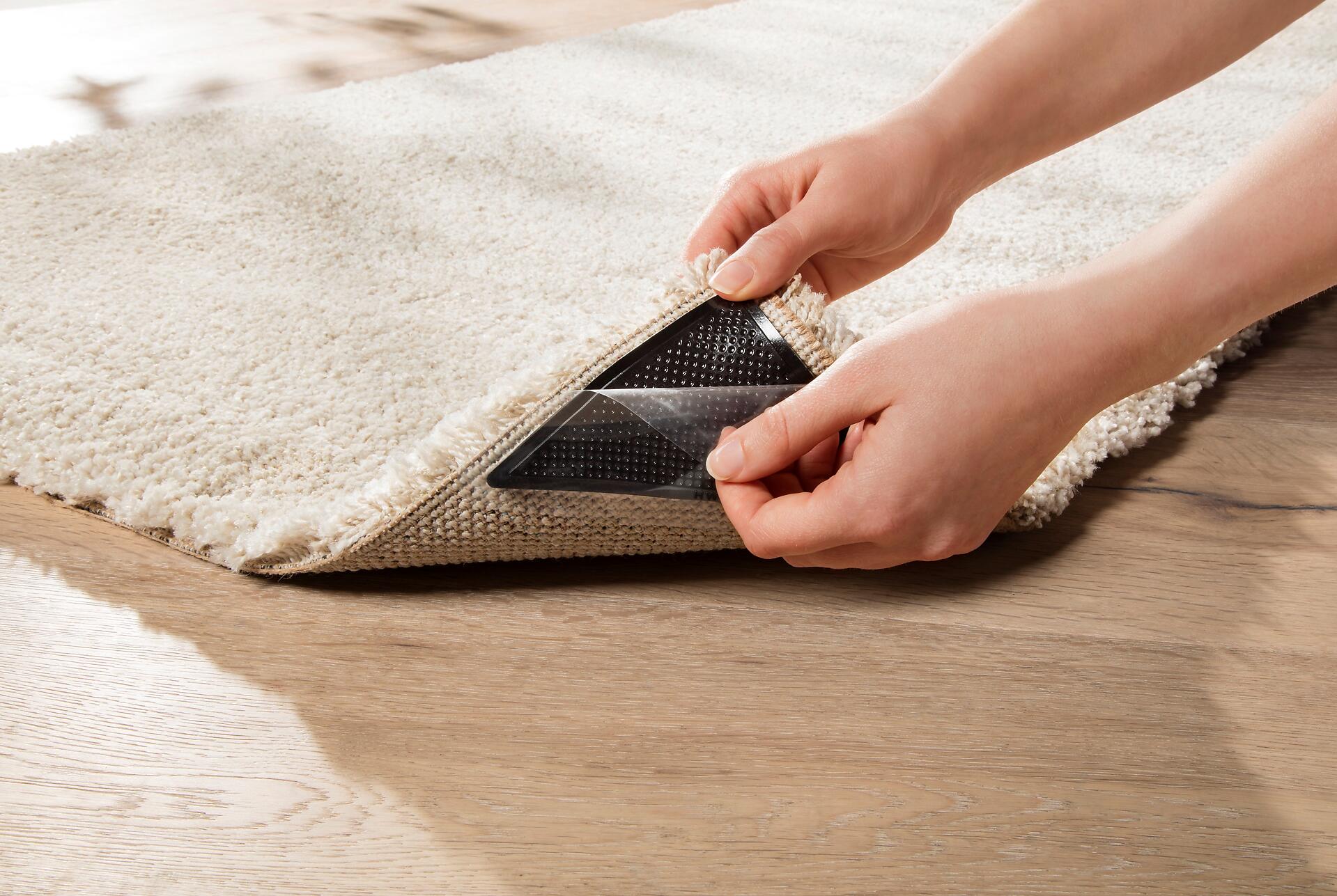 Teppichklebeecke schwarz B/L: ca. 15x7,5 cm