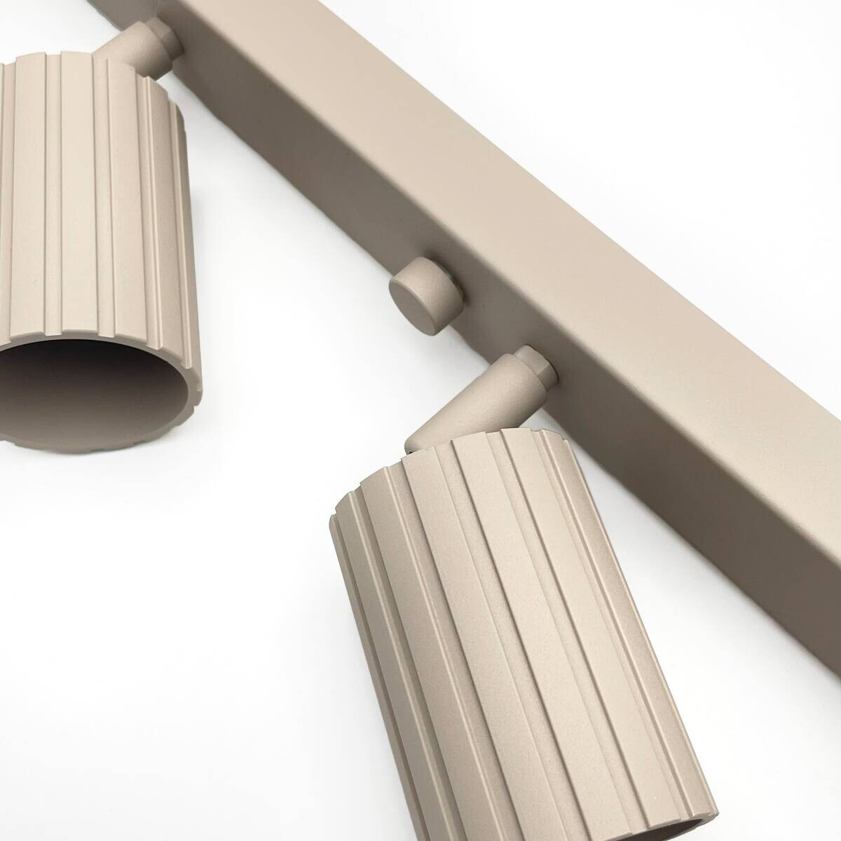 Lamkur Strahler Prisma beige Stahl B/H/L: ca. 6,5x16,5x117 cm 6 Brennstellen