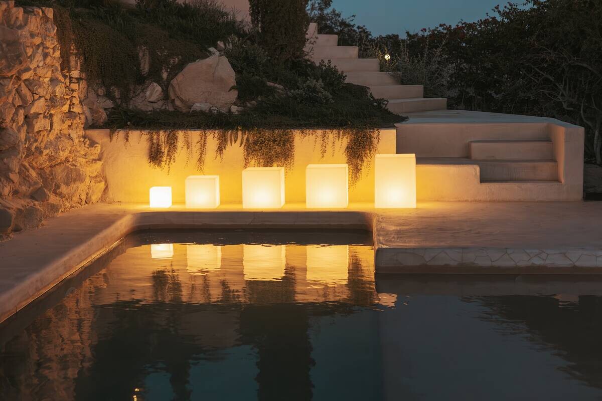 LED-Dekoleuchte weiß B/H/L: ca. 32x32x32 cm