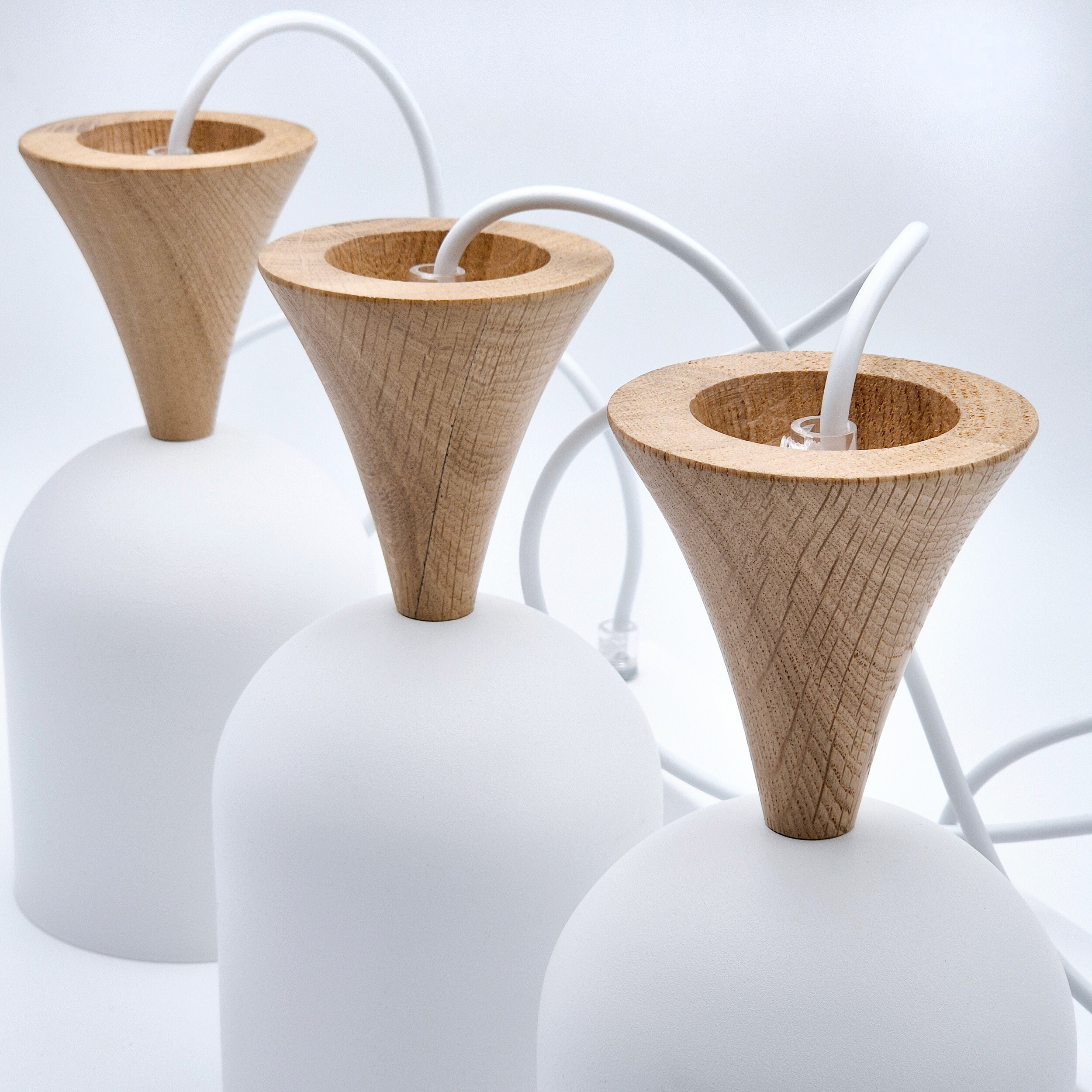 Lamkur Hängeleuchte weiß Eiche Stahl Holz B/H/L: ca. 15,5x92x45 cm E27 3 Brennstellen