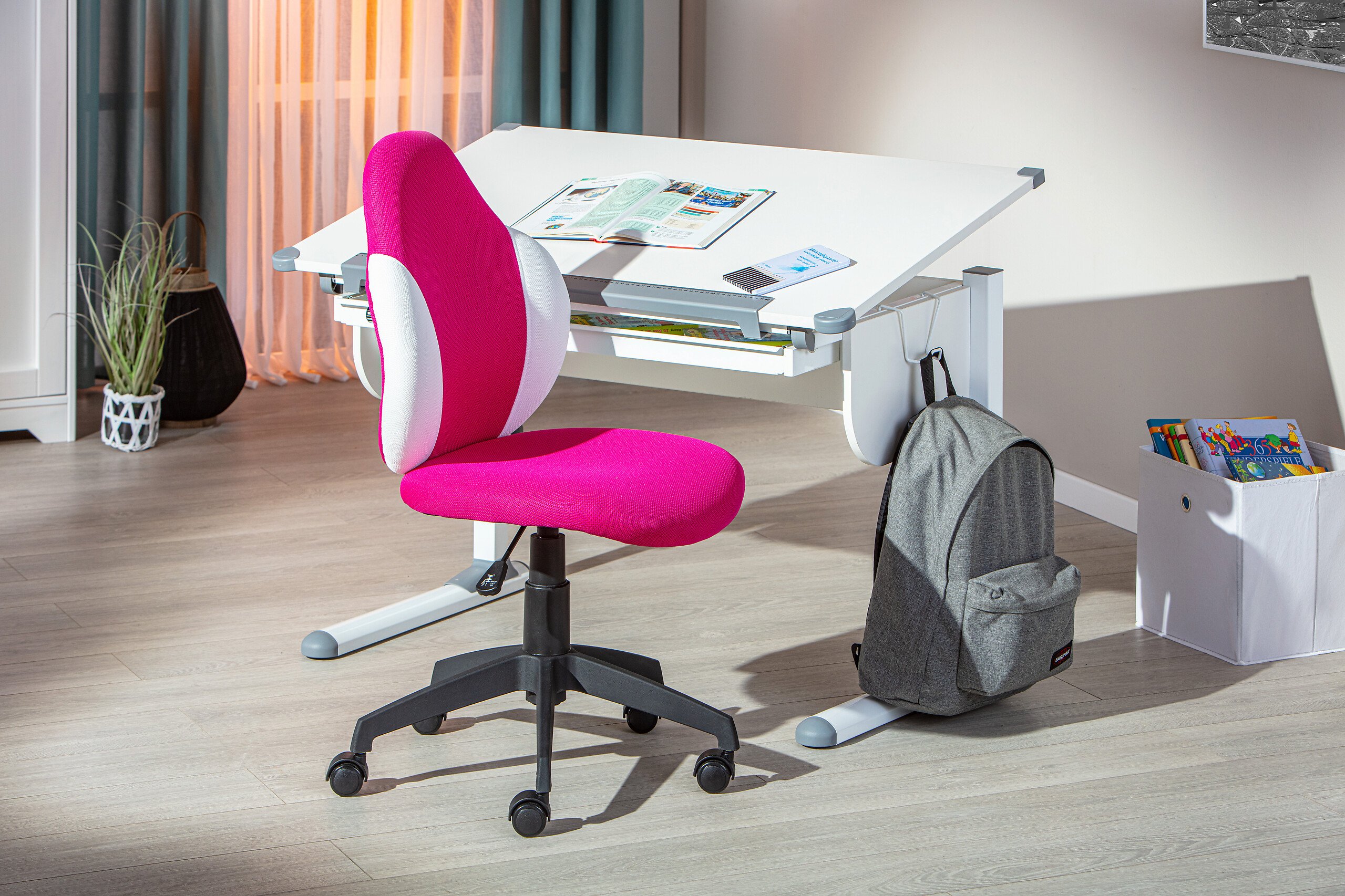 Drehstuhl Jessi himbeere weiß