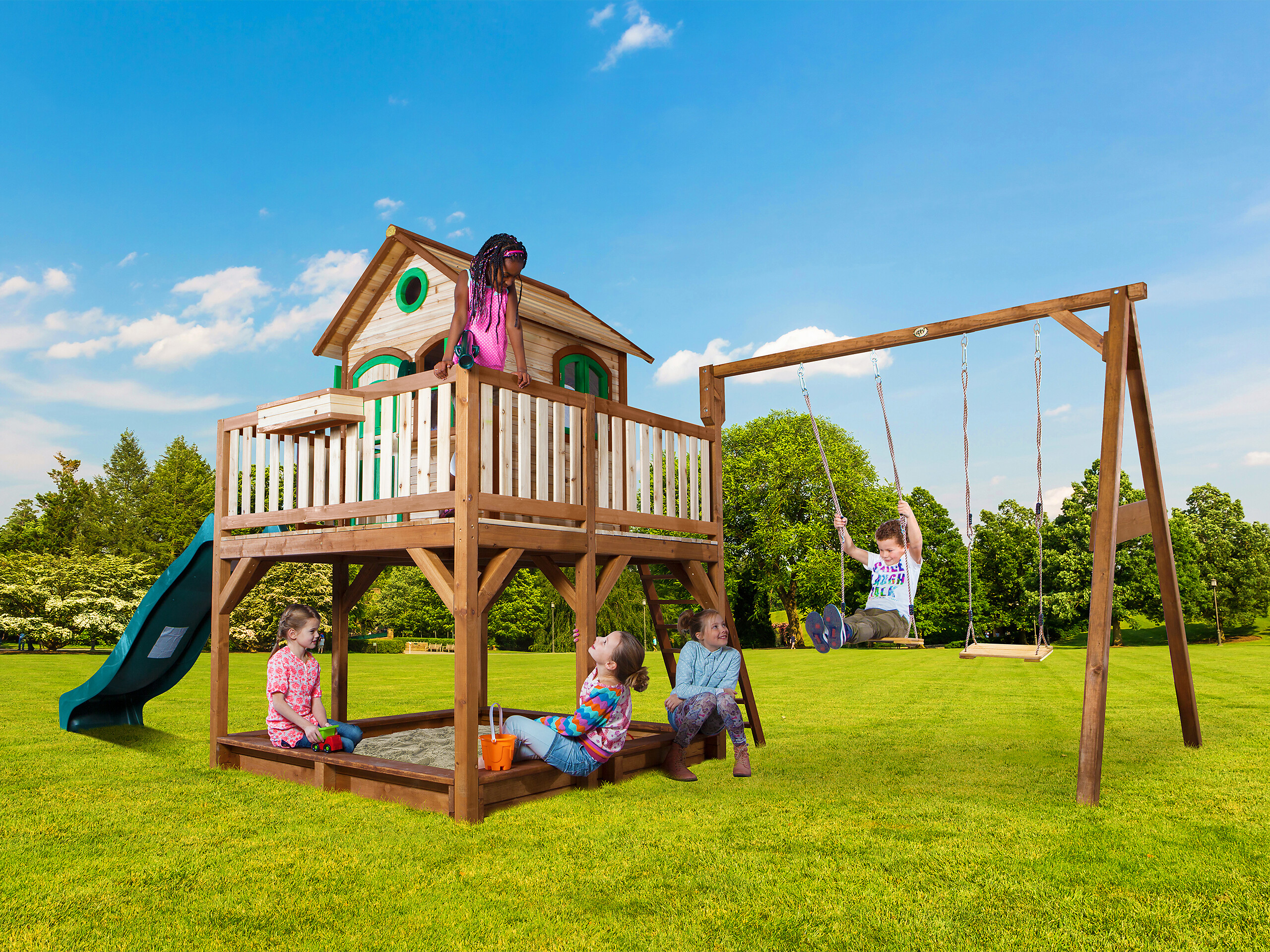 AXI Spielhaus Liam braun B/H/L: ca. 613x291x277 cm