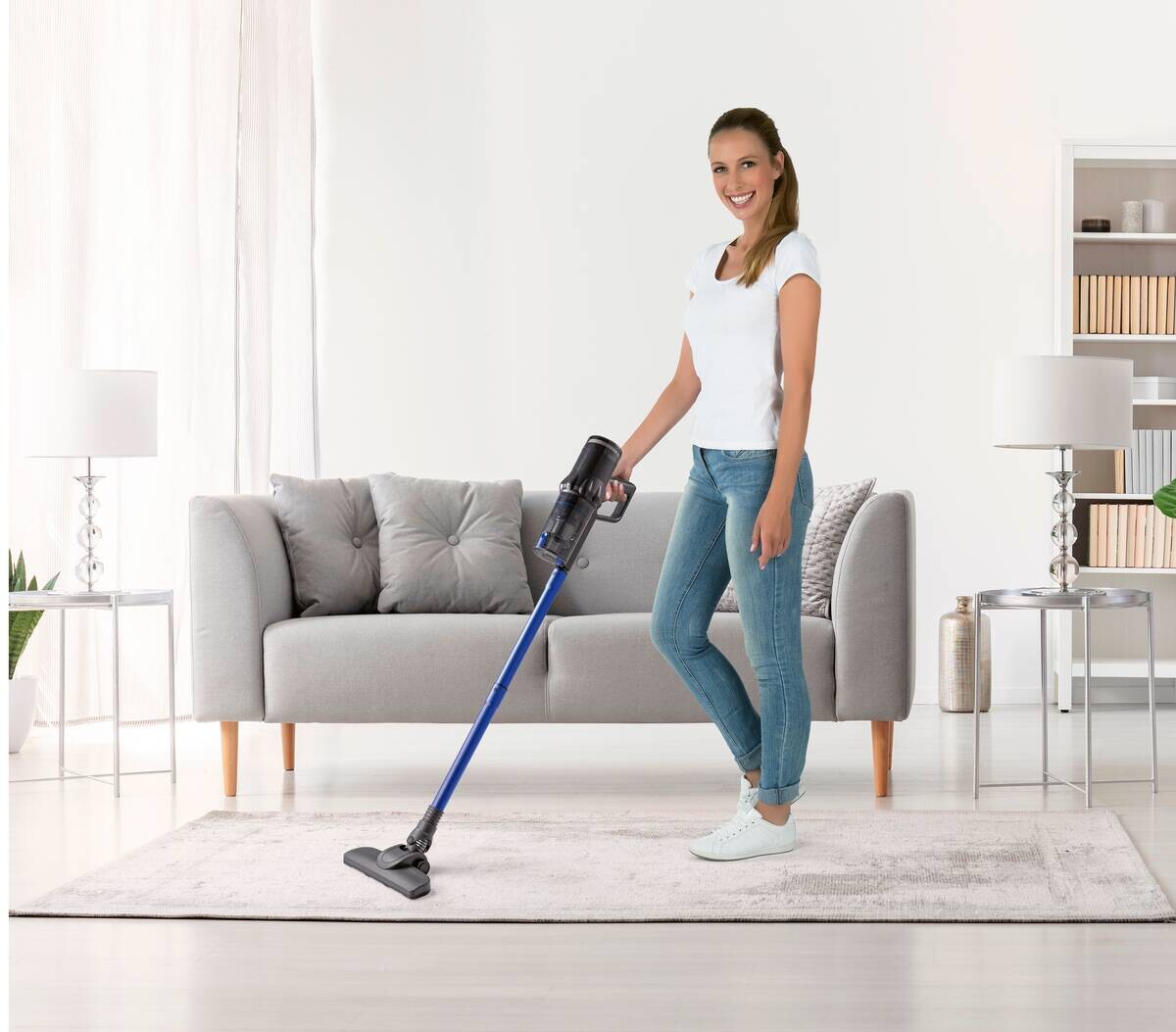 CLEANmaxx Akku-Staubsauger blau grau B/H/L: ca. 18,1x24,5x39,5 cm