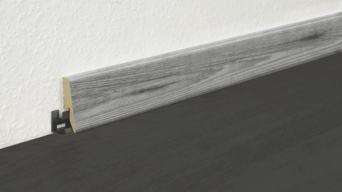 Sockelleiste L/B/H: ca. 250x1,8x5,8 cm pro Stück