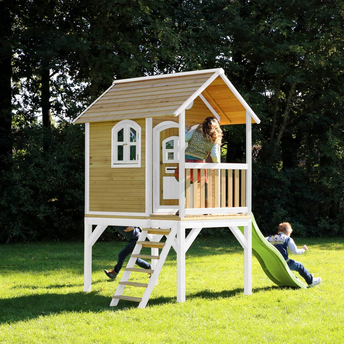 AXI Spielhaus Laura weiß B/H/L: ca. 318x272x191 cm