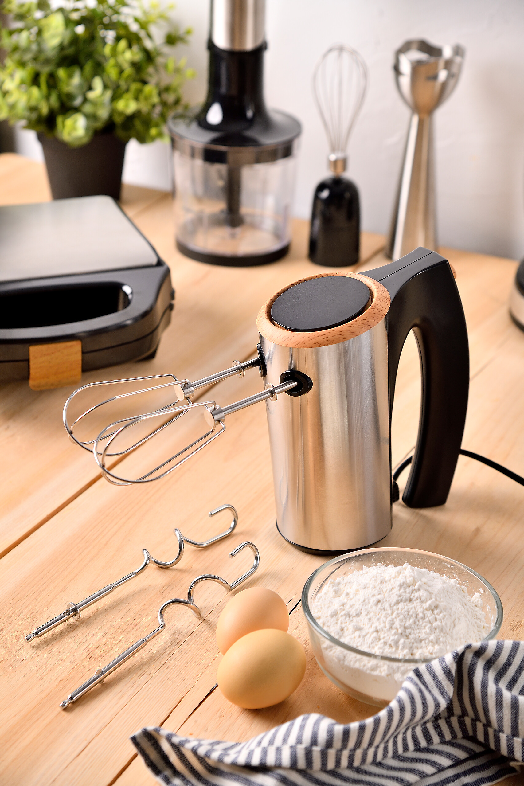 BERGNER Handmixer schwarz silber B/H/L: ca. 10x17,3x20 cm