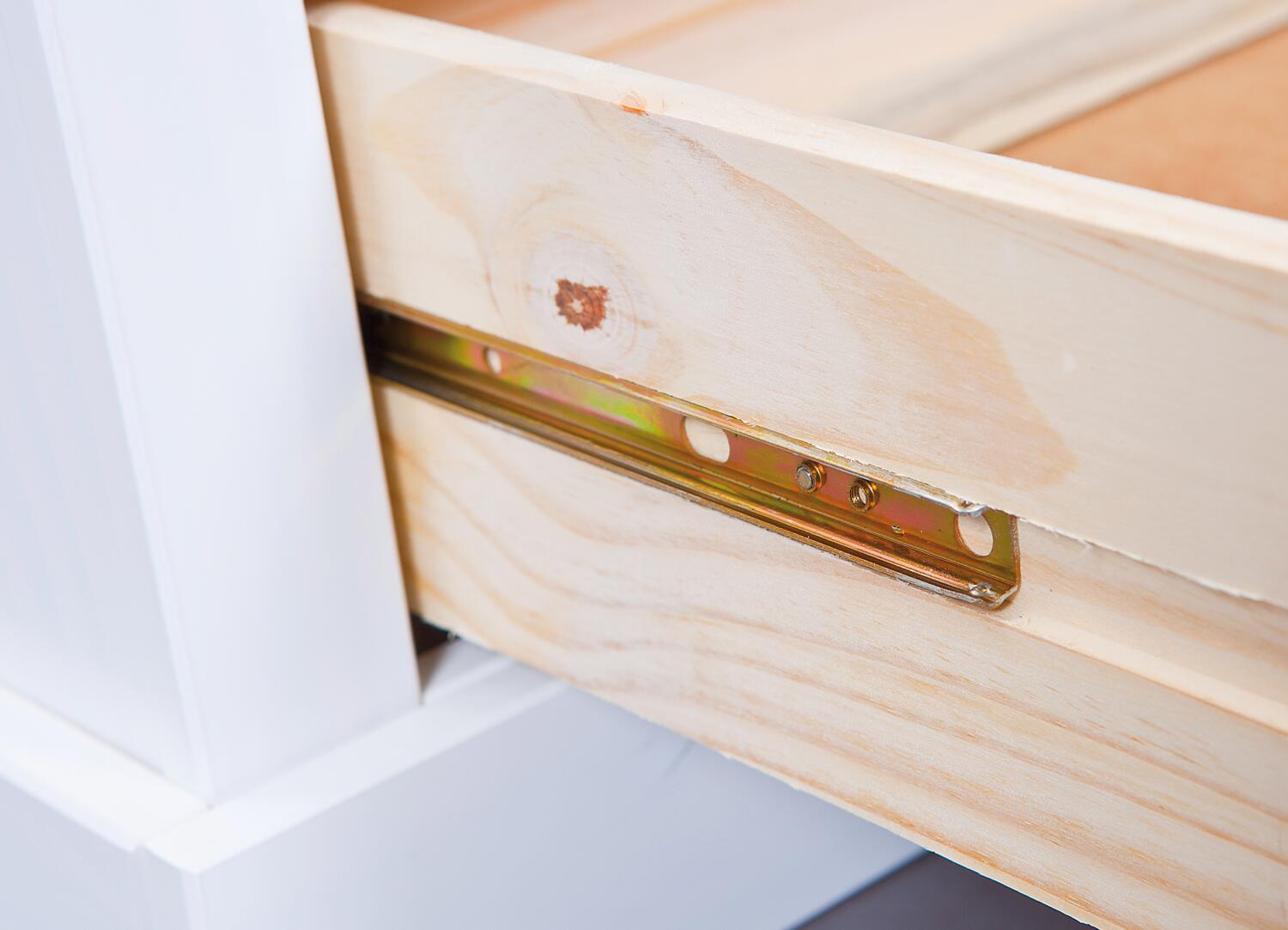 TV-Kommode Provence weiß lackiert B/H/T: ca. 118x45x39 cm