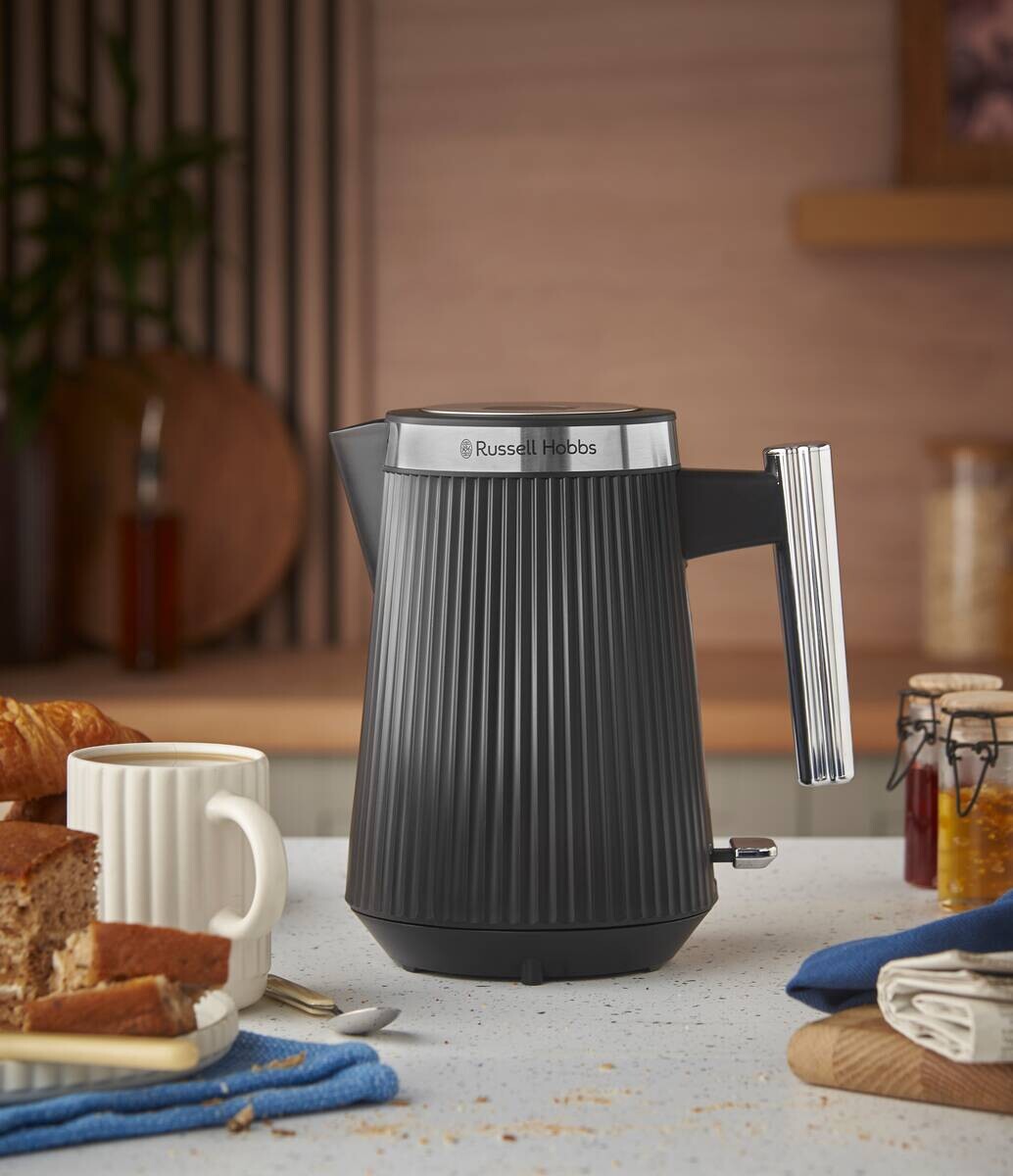 Russel Hobbs Wasserkocher 26750-70 schwarz Edelstahl B/H/L: ca. 16,8x24,5x23,3 cm ca. 1,7 l