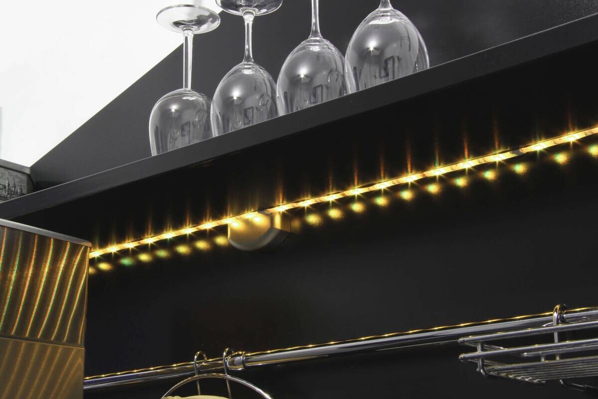 Näve Leuchten LED-Streifen warmweiß Kunststoff B/H/T: ca. 100x0,2x1 cm