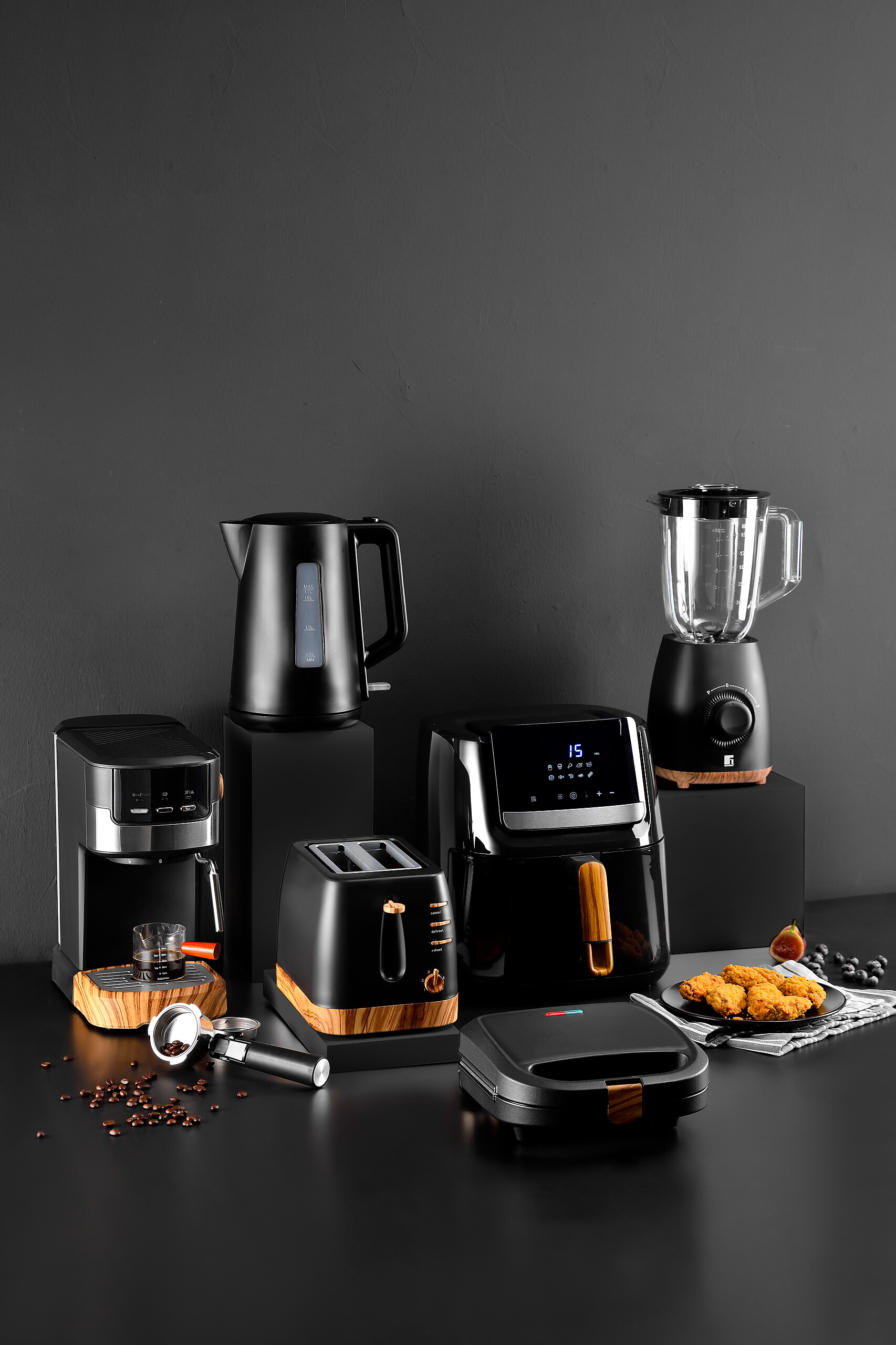 BERGNER Blender schwarz B/H/L: ca. 17,5x37,5x20 cm BERGNER Blender schwarz B/H/L: ca. 17,5x37,5x20 cm