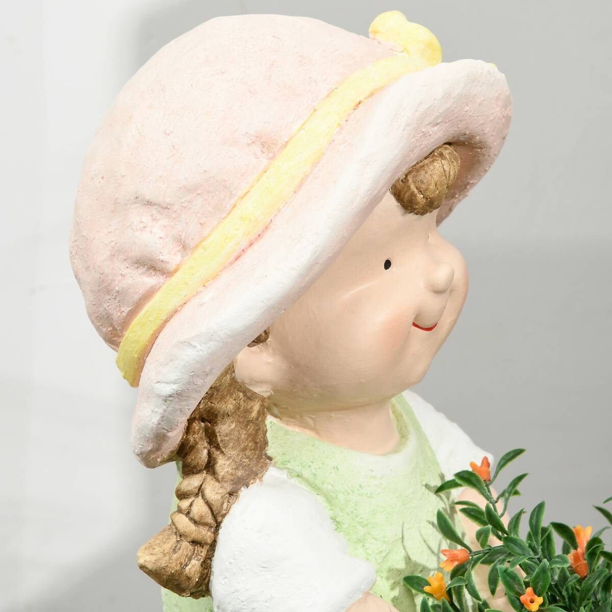 Outsunny Gartenstatue mit Blumenkorb