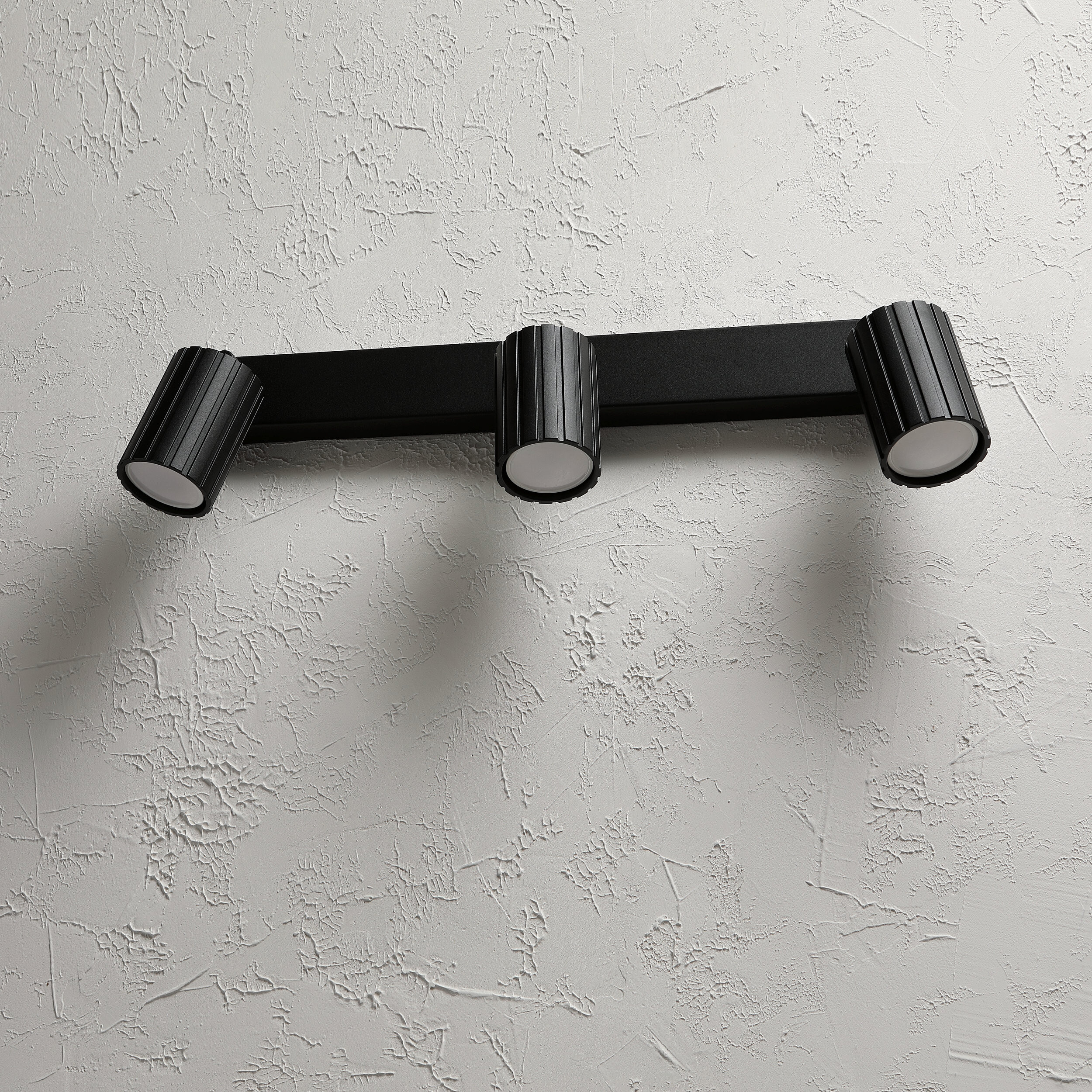 Lamkur Strahler Prisma schwarz Stahl B/H/L: ca. 6,5x16,5x45 cm 3 Brennstellen