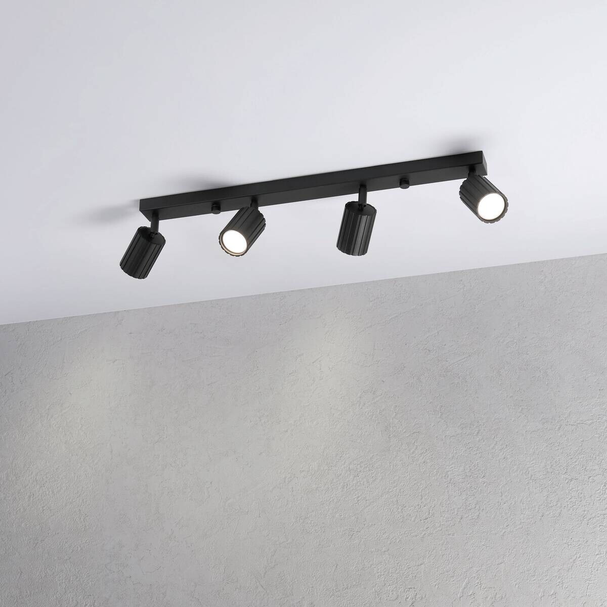 Lamkur Strahler Prisma schwarz Stahl B/H/L: ca. 6,5x16,5x81 cm 4 Brennstellen