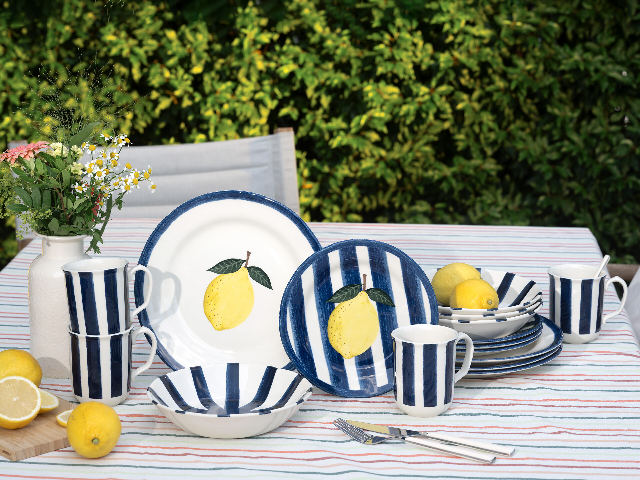 CreaTable Kombiservice Summer Stripes bunt Steingut 16 tlg. CreaTable Kombiservice Summer Stripes bunt Steingut 16 tlg.
