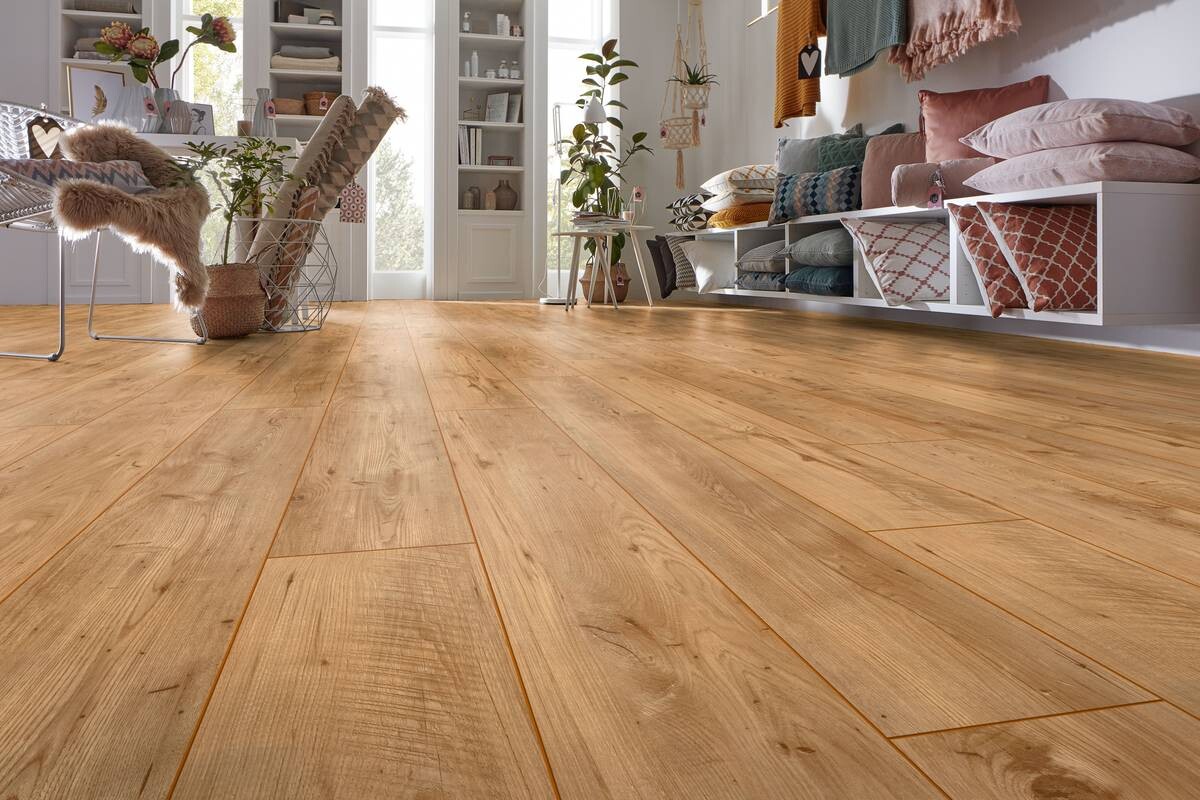 Laminatboden Kastanie ca. 1,598 m² im Paket  B/L: ca. 40x81 cm pro Paket