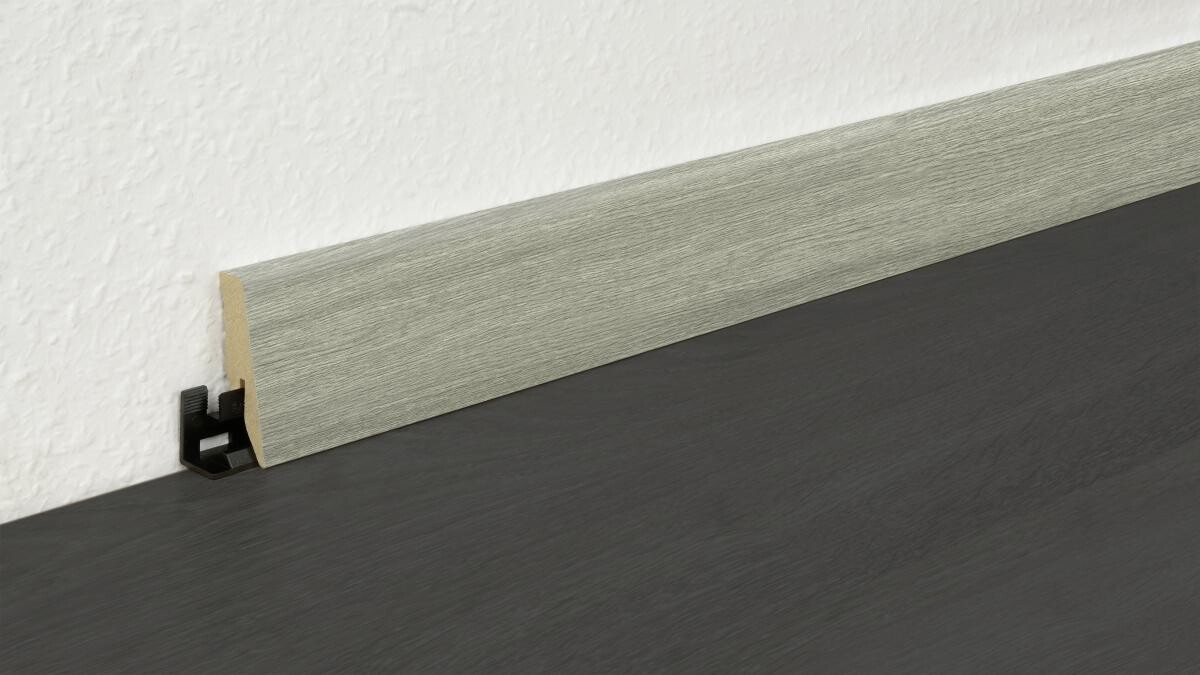 Sockelleiste L/B/H: ca. 250x1,8x5,8 cm pro Stück