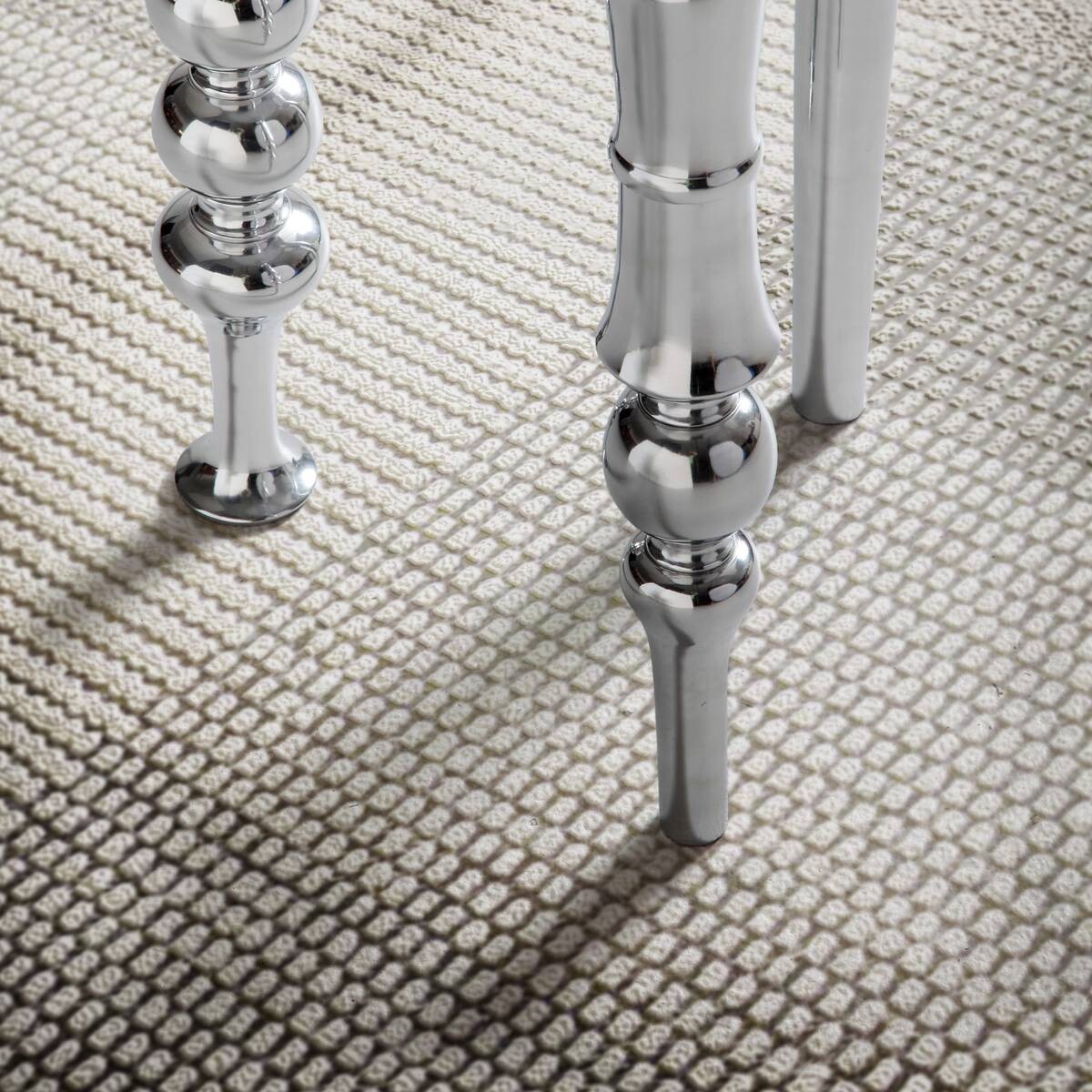 Beistelltisch silber B/H/T: ca. 44x44x63 cm