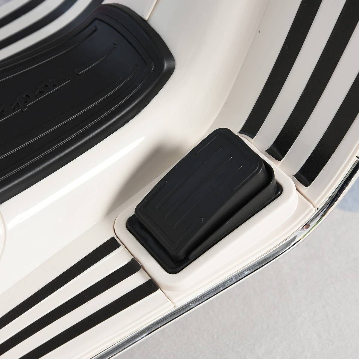 HOMCOM Kinder-Elektro-Motorrad Vespa creme B/H/L: ca. 49x75x108 cm