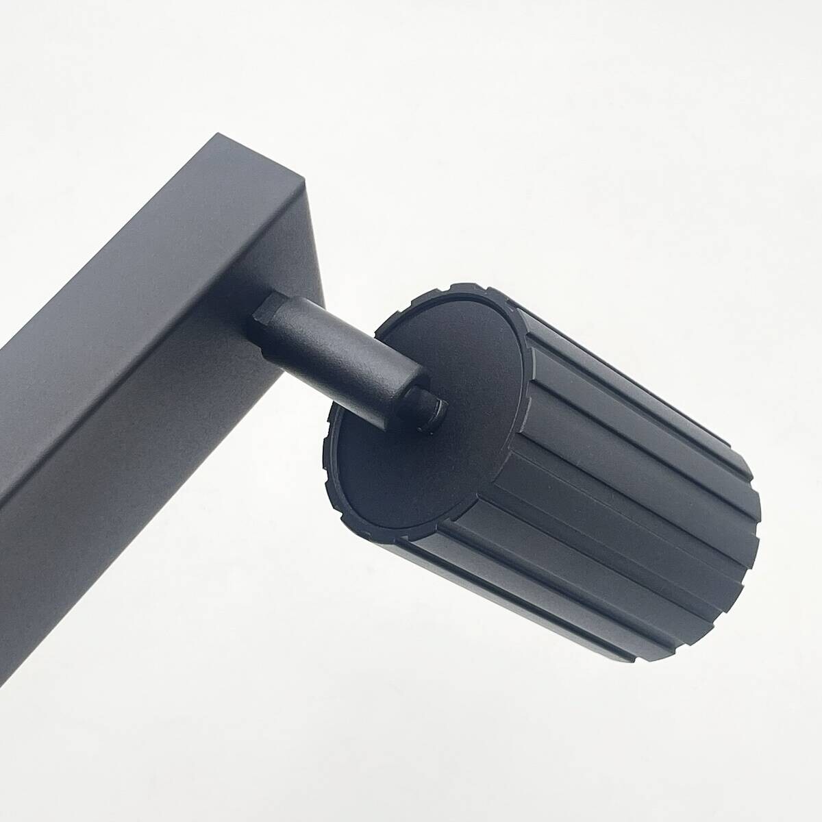 Lamkur Strahler Prisma schwarz Stahl B/H/L: ca. 6,5x16,5x117 cm 6 Brennstellen