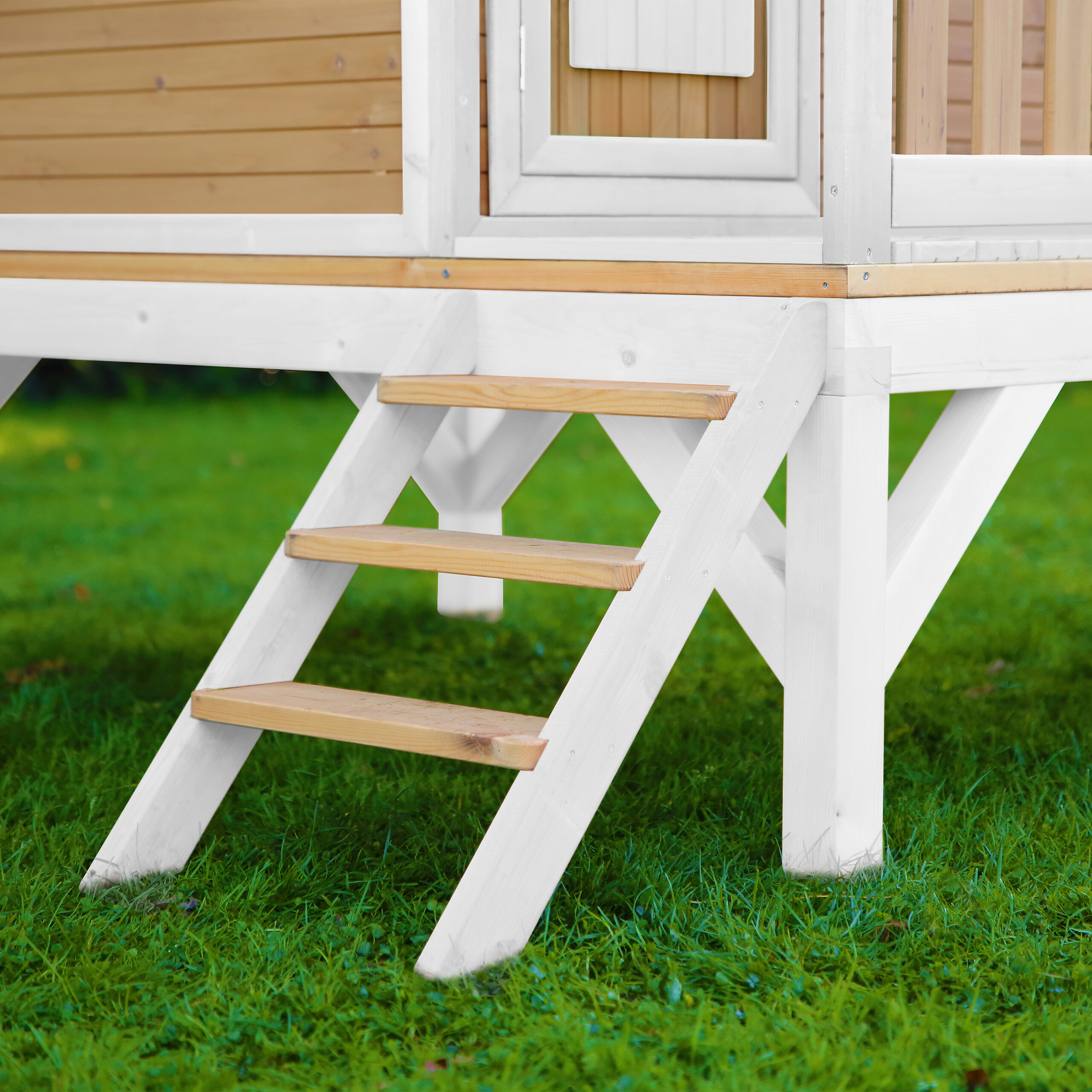 AXI Spielhaus Tom braun B/H/L: ca. 287x231x191 cm