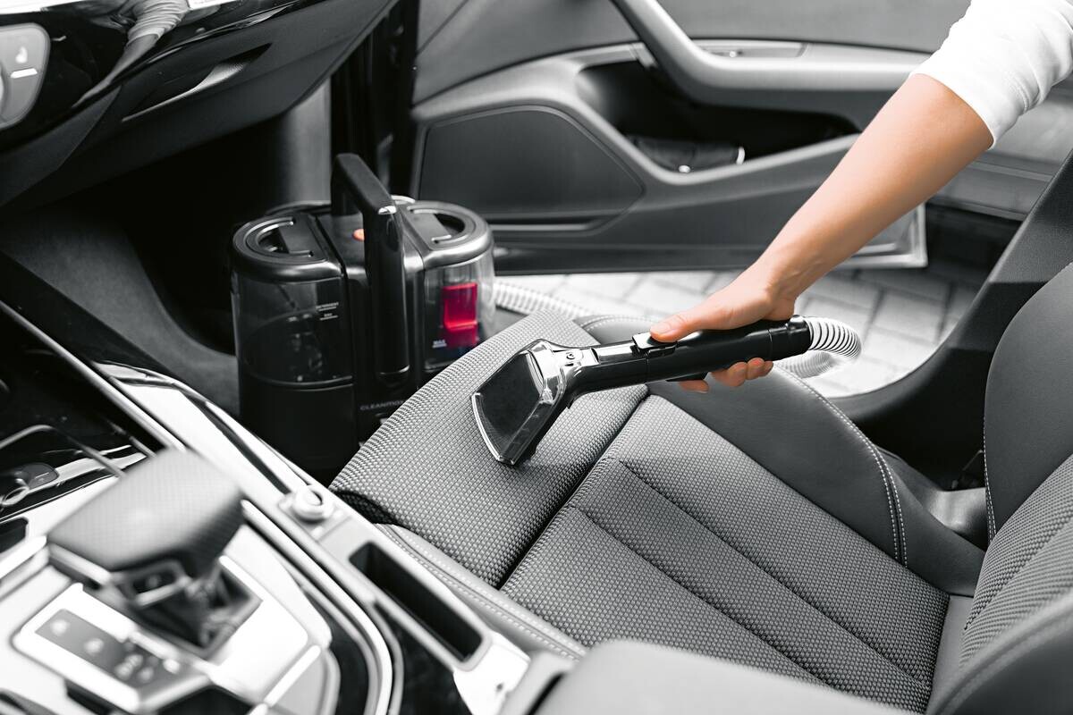 CLEANmaxx Polster -und Teppichreiniger schwarz rot Kunststoff B/H/L: ca. 33,5x33x29,5 cm