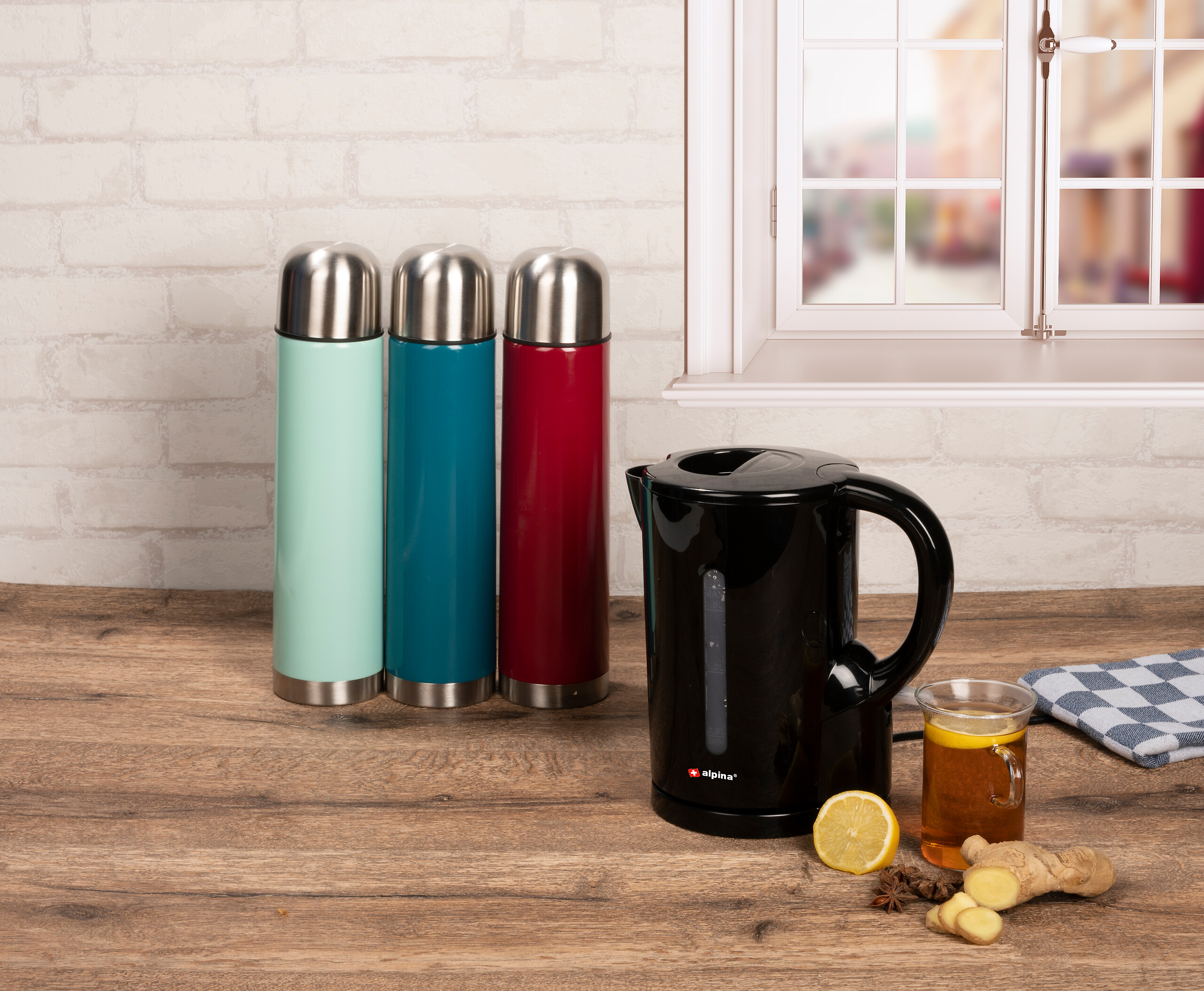 Wasserkocher schwarz Kunststoff B/H/L: ca. 17,1x20,8x17,1 cm ca. 1,7 l