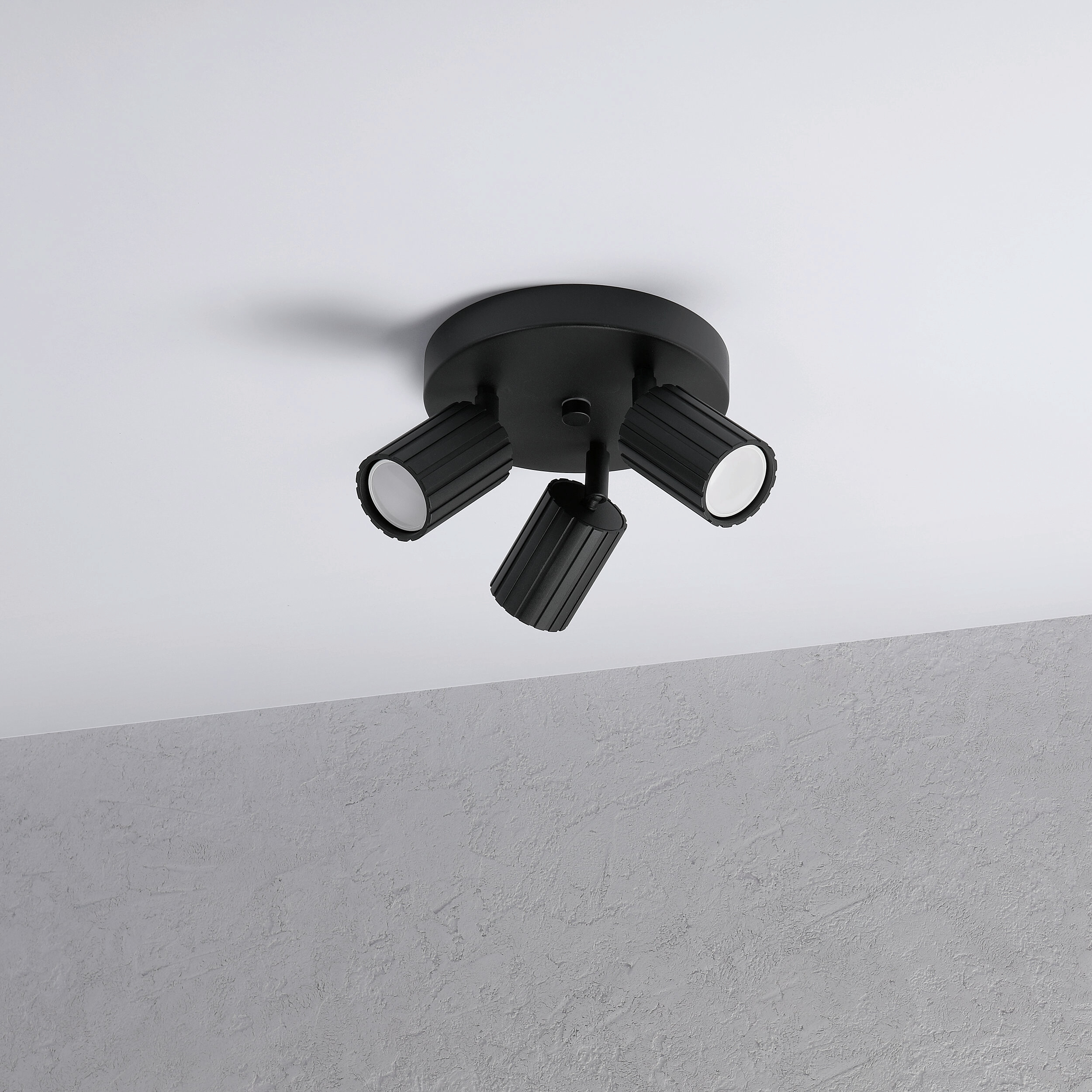 Lamkur Strahler Prisma schwarz Stahl B/H/L: ca. 18x19,5x18 cm 3 Brennstellen