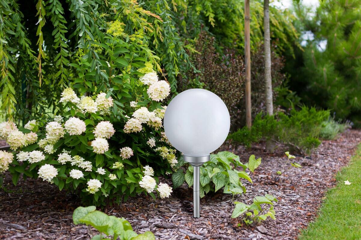 LED-Solarleuchte silber Kunststoff H/D: ca. 68x25 cm