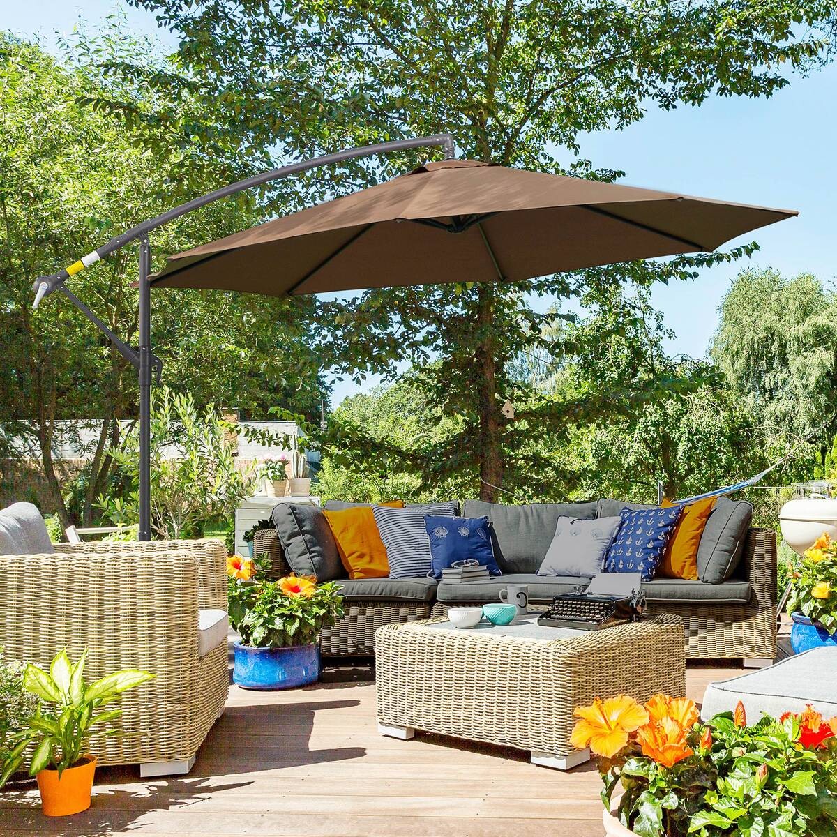 Outsunny Ampelschirm braun Stahl