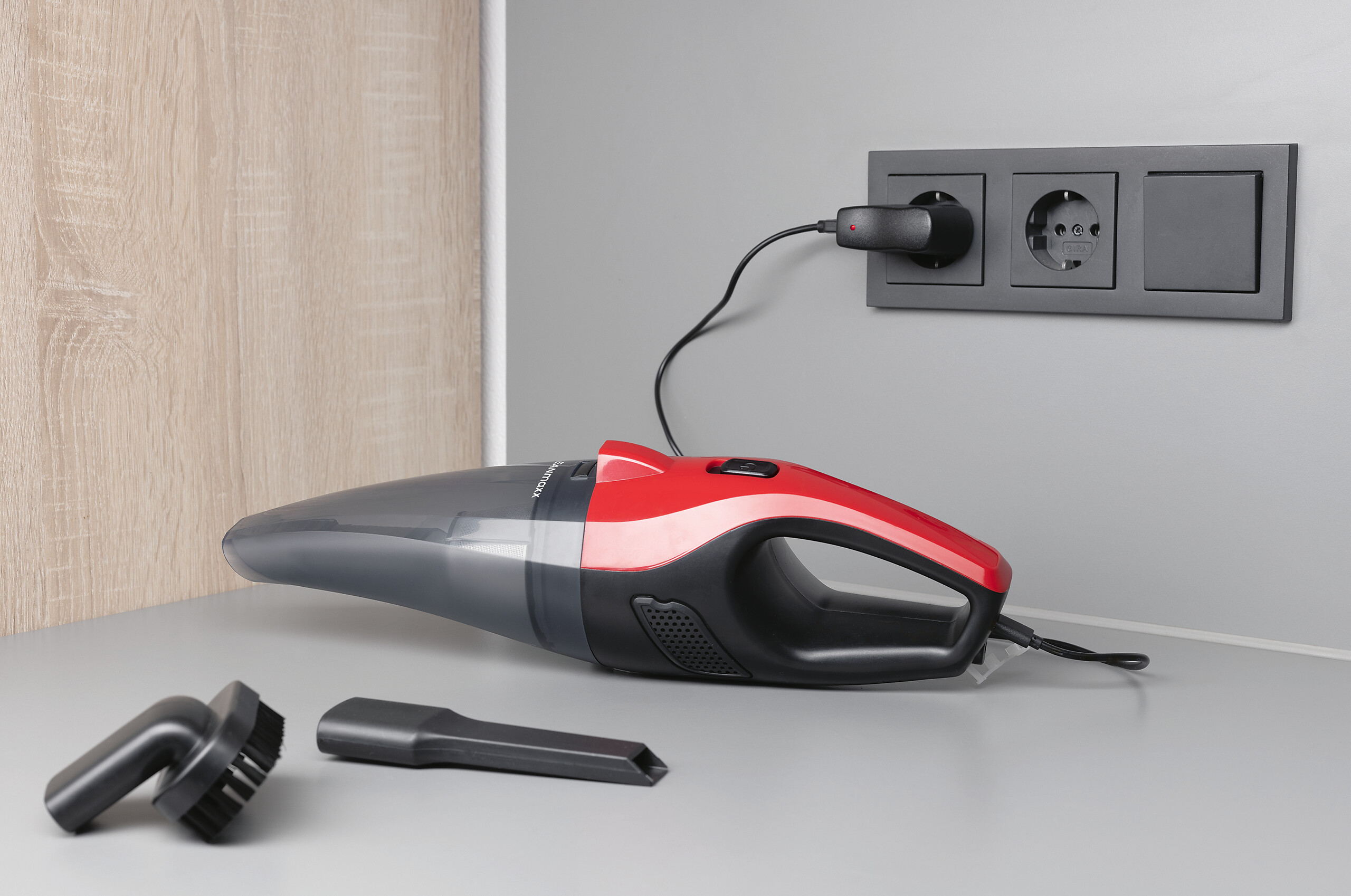 CLEANmaxx Akku-Handstaubsauger rot schwarz B/H/L: ca. 10x12x37 cm