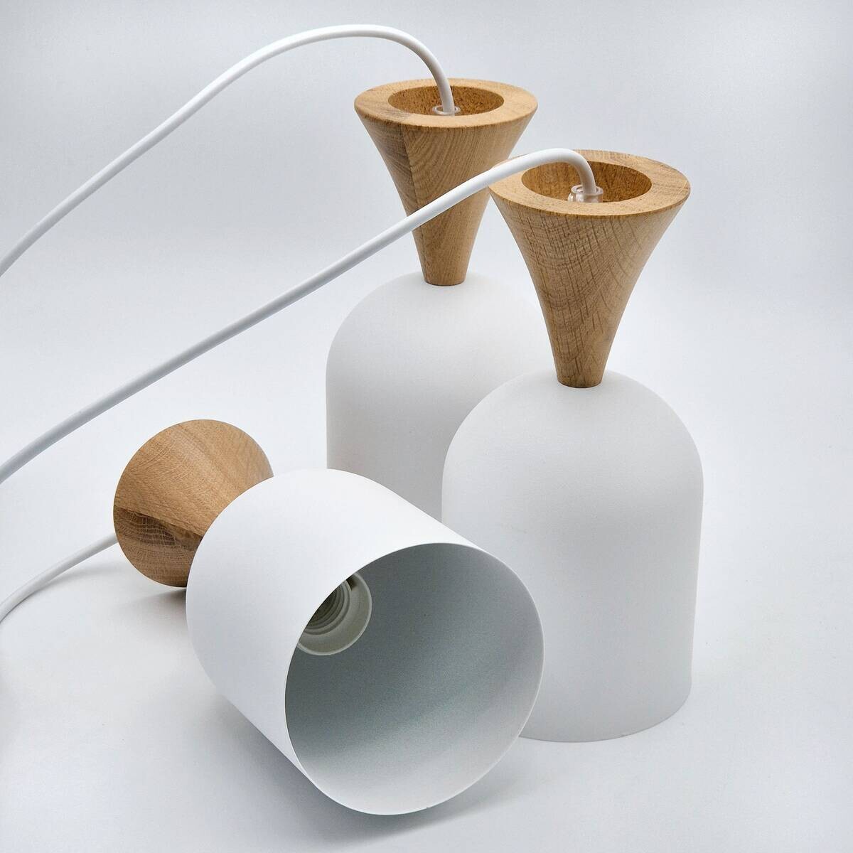 Lamkur Hängeleuchte weiß Eiche Stahl Holz B/H/L: ca. 15,5x92x45 cm E27 3 Brennstellen