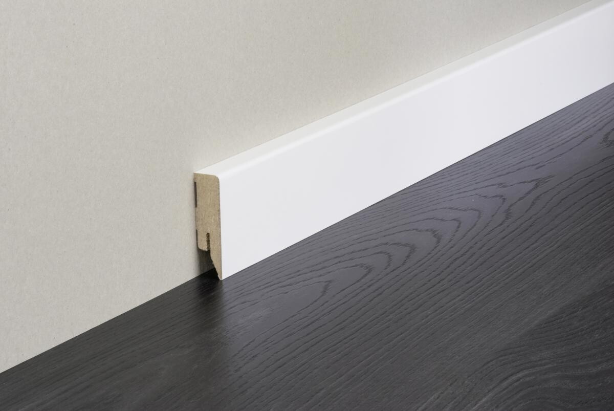 Sockelleiste L/B/H: ca. 250x1,6x5,8 cm pro Stück