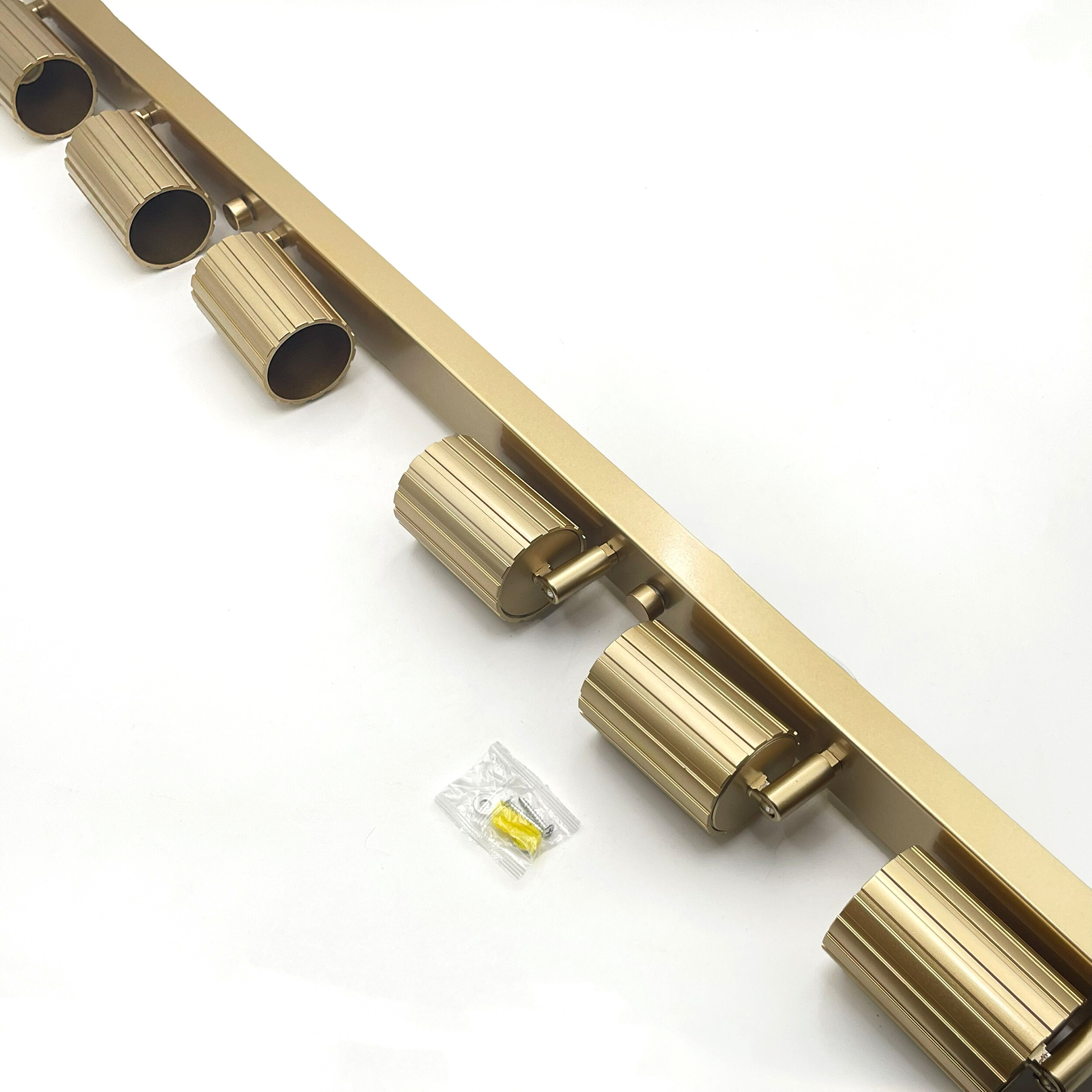 Lamkur Strahler Prisma gold Stahl B/H/L: ca. 6,5x16,5x117 cm 6 Brennstellen