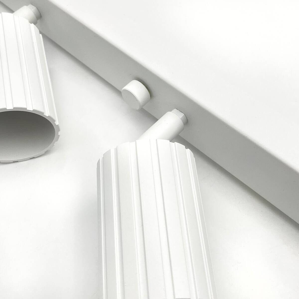 Lamkur Strahler Prisma weiß Stahl B/H/L: ca. 6,5x16,5x117 cm 6 Brennstellen