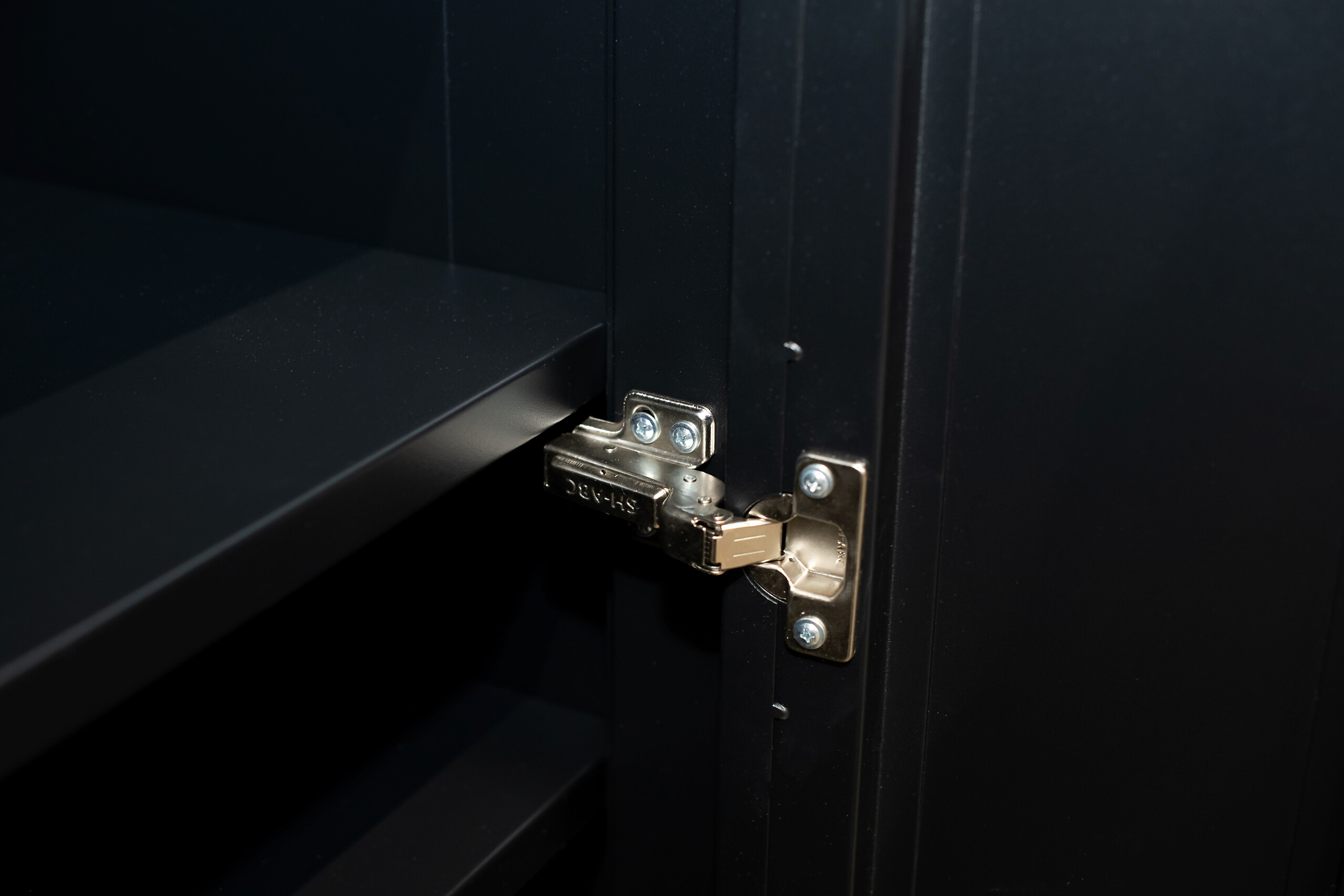 Werkzeugschrank EOS Blackline schwarz B/H/L: ca. 204x200x61 cm