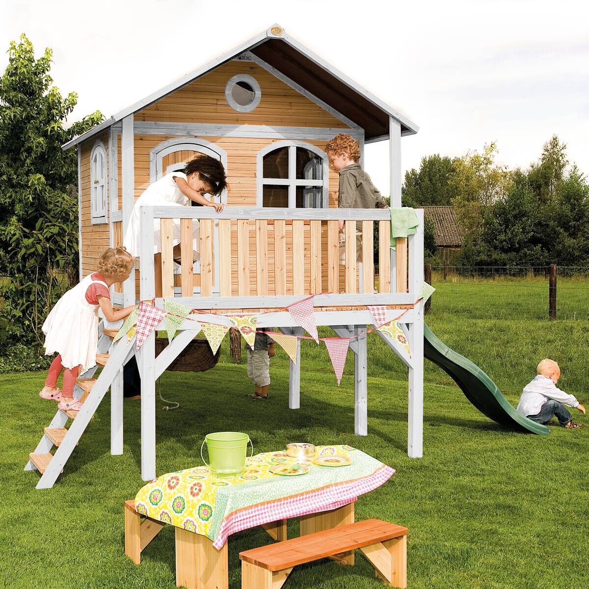 AXI Spielhaus Sophie weiß B/H/L: ca. 380x274x212 cm